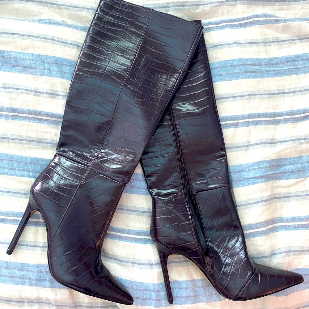 EXPRESS | Faux Snakeskin Stiletto Knee High Boots | 9